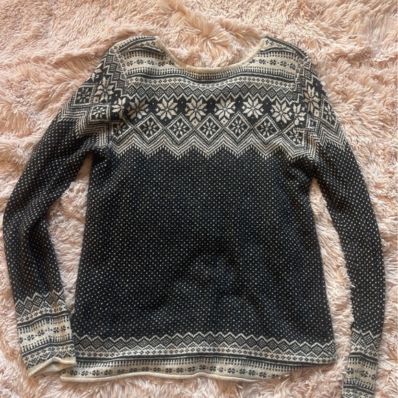 H&M Snowflake Pattern Sweater - Picture 2 of 6